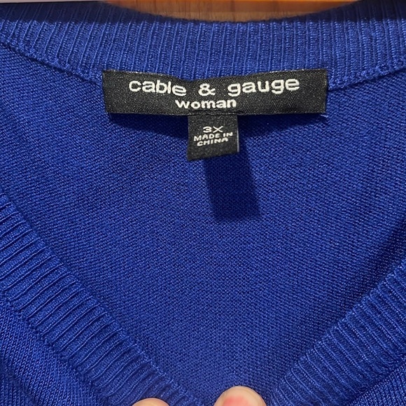 Cable & Gauge plus size women’s royal blue sleeveless sweater size 3X. - Picture 2 of 7